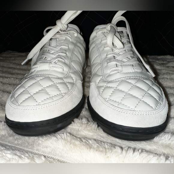 Authentic CHANEL 2024 CC White Calfskin Quilted Lace-Up Sneakers Size 37 - Picture 6 of 12